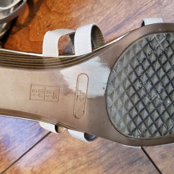 A2 By Aerosoles Gold Sparkle Gladiator wedge Sandals Zip back size 8.5 Casual - Picture 12 of 14